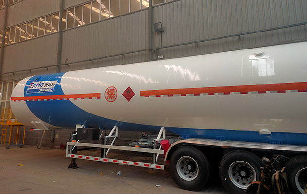 液化天然氣罐車(chē)反光標(biāo)識(shí) 液化天然氣罐車(chē)反光標(biāo)識(shí)